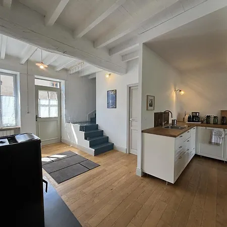 Maison Authentique Avec Jardin Clos, Verriere Et Velos A - Fr-1-489-538 Charroux-d'Allier