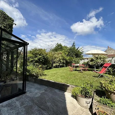Maison Authentique Avec Jardin Clos, Verriere Et Velos A - Fr-1-489-538 Charroux-d'Allier